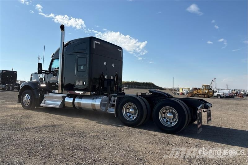 Kenworth W990 6x4 T/A Sleeper Truck Tractor Sattelzugmaschinen