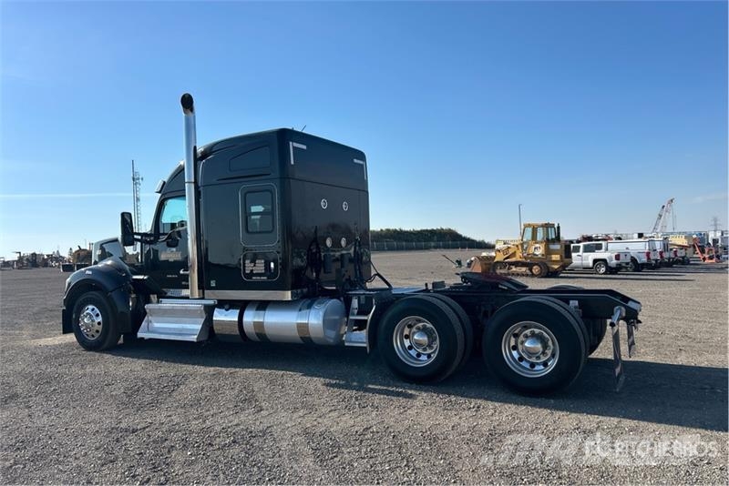 Kenworth W990 6x4 T/A Sleeper Truck Tractor Cabezas tractoras