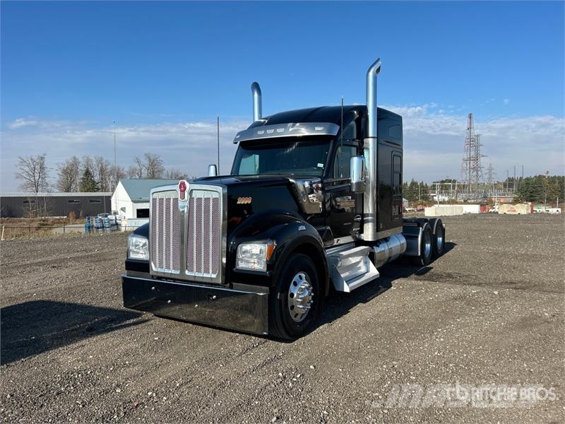 Kenworth W990 6x4 T/A Sleeper Truck Tractor Cabezas tractoras