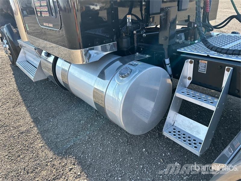 Kenworth W990 6x4 T/A Sleeper Truck Tractor Cabezas tractoras
