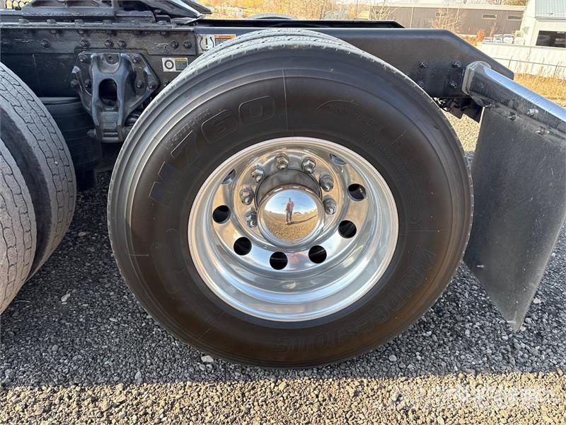 Kenworth W990 6x4 T/A Sleeper Truck Tractor Sattelzugmaschinen