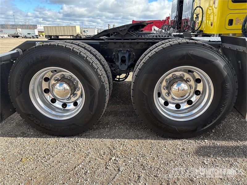 Kenworth W990 6x4 T/A Sleeper Truck Tractor Traktorske jedinice
