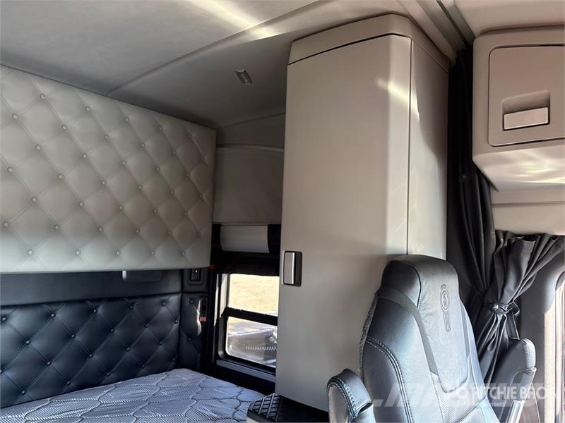 Kenworth W990 6x4 T/A Sleeper Truck Tractor Sattelzugmaschinen