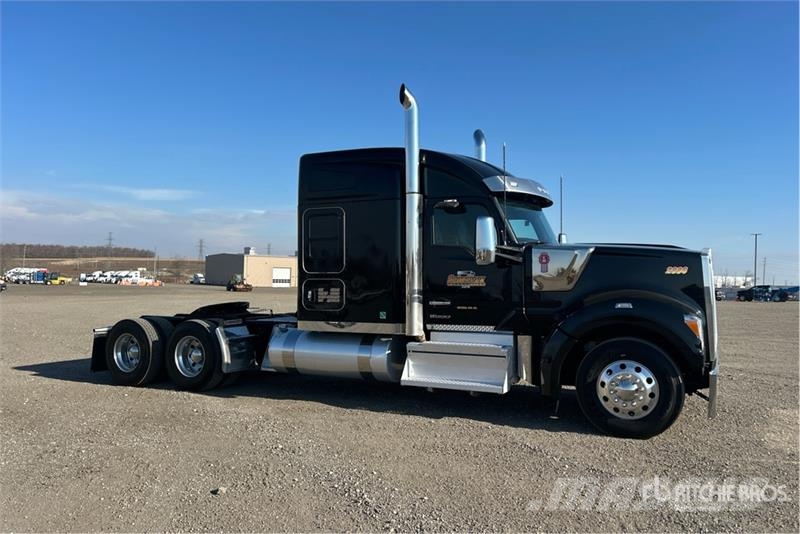 Kenworth W990 6x4 T/A Sleeper Truck Tractor Cabezas tractoras