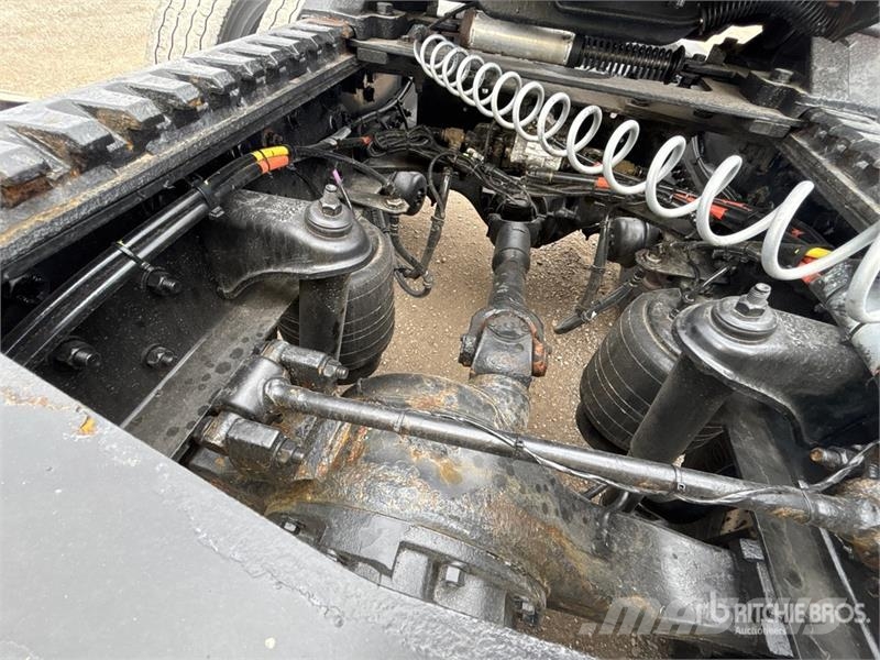 Kenworth W990 6x4 T/A Sleeper Truck Tractor 牵引车