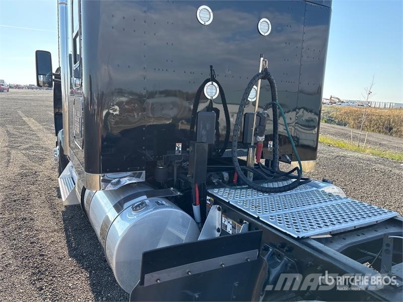 Kenworth W990 6x4 T/A Sleeper Truck Tractor Sattelzugmaschinen