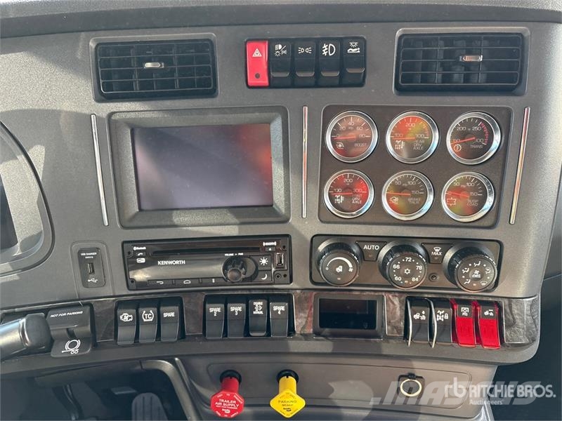 Kenworth W990 6x4 W990 T/A Sleeper Truck Tractor Trekkers