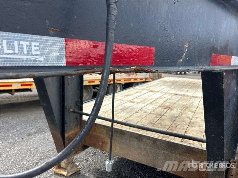 Kerr B24F 24 ft Tri/A Gooseneck Equipment Trailer Járműszállító pótkocsik
