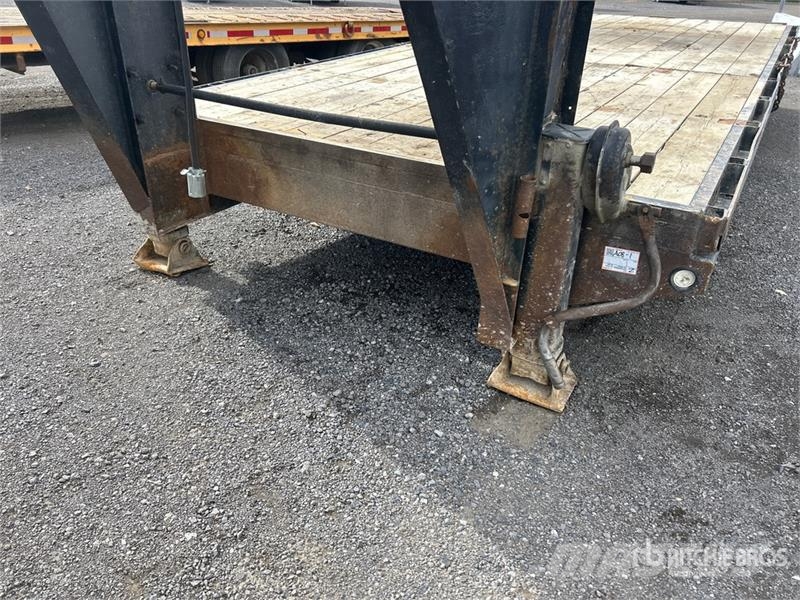 Kerr B24F 24 ft Tri/A Gooseneck Equipment Trailer Járműszállító pótkocsik