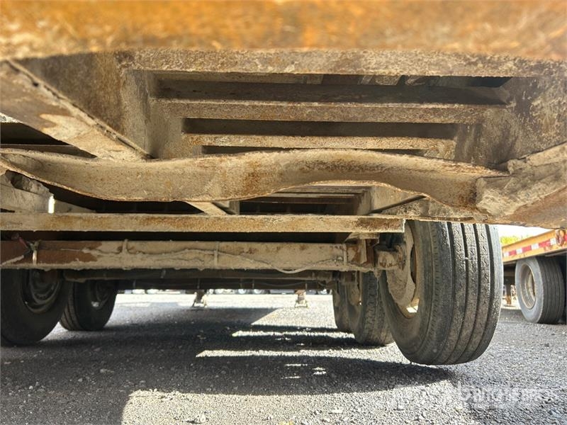 Kerr B24F 24 ft Tri/A Gooseneck Equipment Trailer Járműszállító pótkocsik