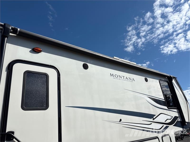 Keystone RV Montana 331RL 38 ft T/A Travel Trailer Otros remolques