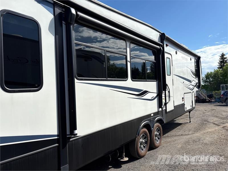 Keystone RV Montana 331RL 38 ft T/A Travel Trailer Otros remolques