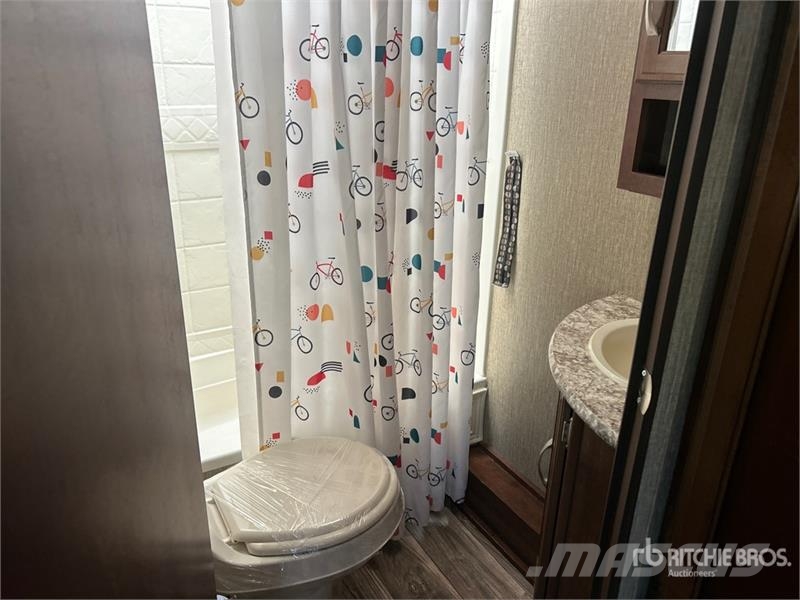 Keystone Ultra Lite 22 ft T/A Travel Trailer Други ремаркета