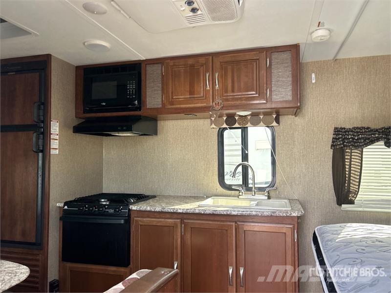 Keystone Ultra Lite 22 ft T/A Travel Trailer Други ремаркета