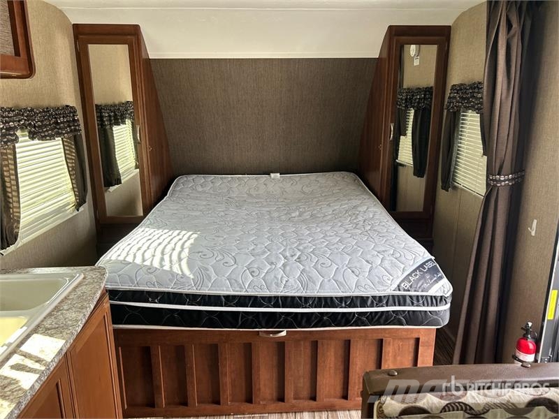 Keystone Ultra Lite 22 ft T/A Travel Trailer Други ремаркета