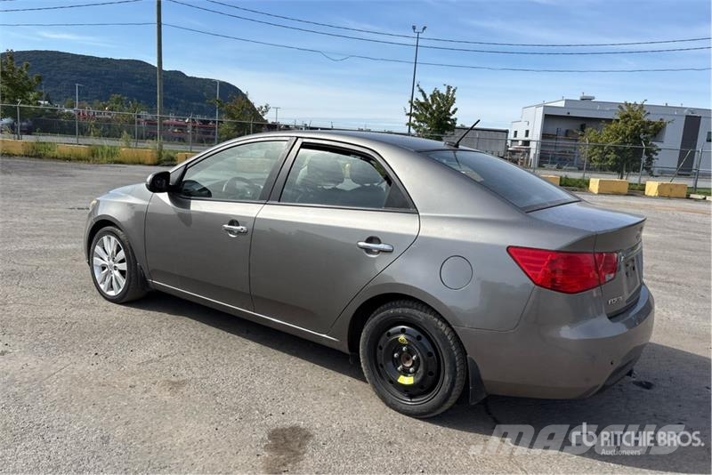 Kia Forte Henkilöautot