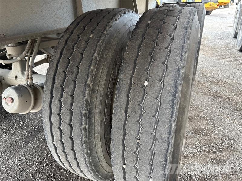 King 27 ft T/A End Dump Trailer Bañera