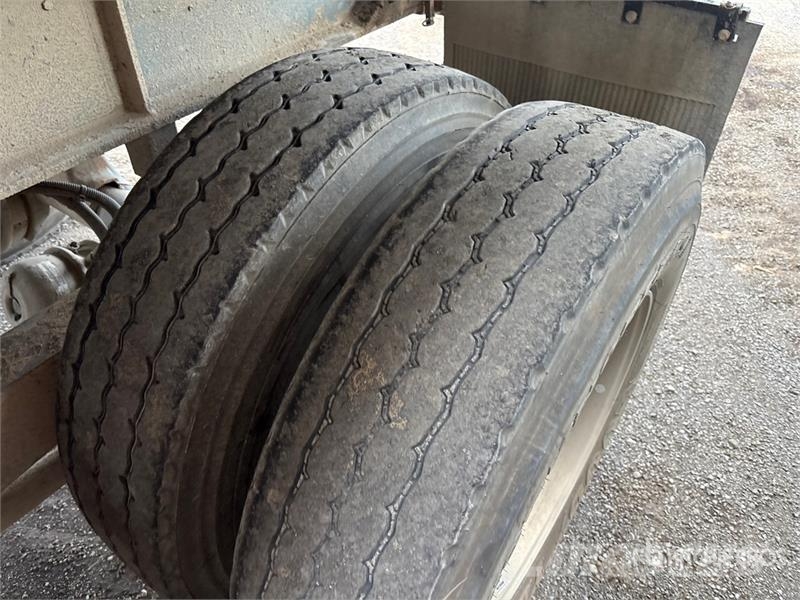 King 27 ft T/A End Dump Trailer Bañera