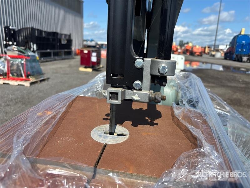 King Canada KC-1401FX Band Saw معدات البناء - غير ذلك