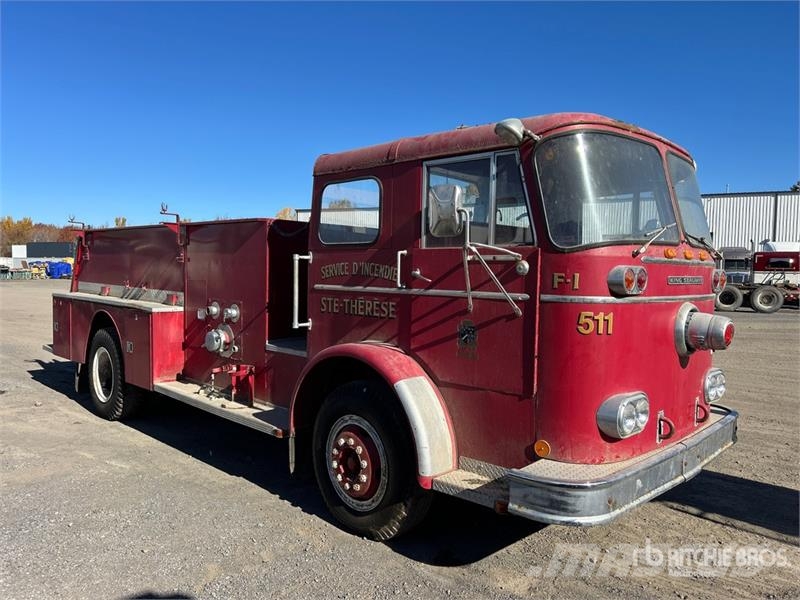 King Seagrave 4x2 Extended Cab Fire Truck Brandbilar