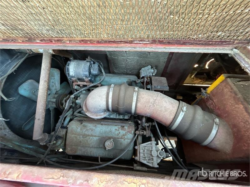 King Seagrave 4x2 Extended Cab Fire Truck Brandbilar