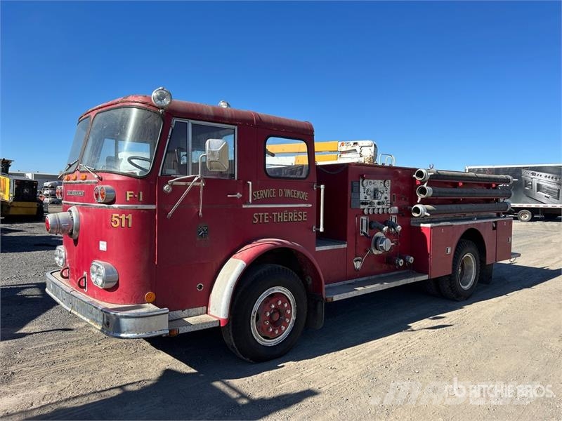 King Seagrave 4x2 Extended Cab Fire Truck Brandbilar