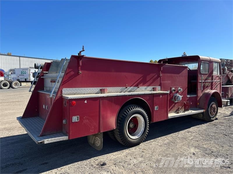 King Seagrave 4x2 Extended Cab Fire Truck Brandbilar