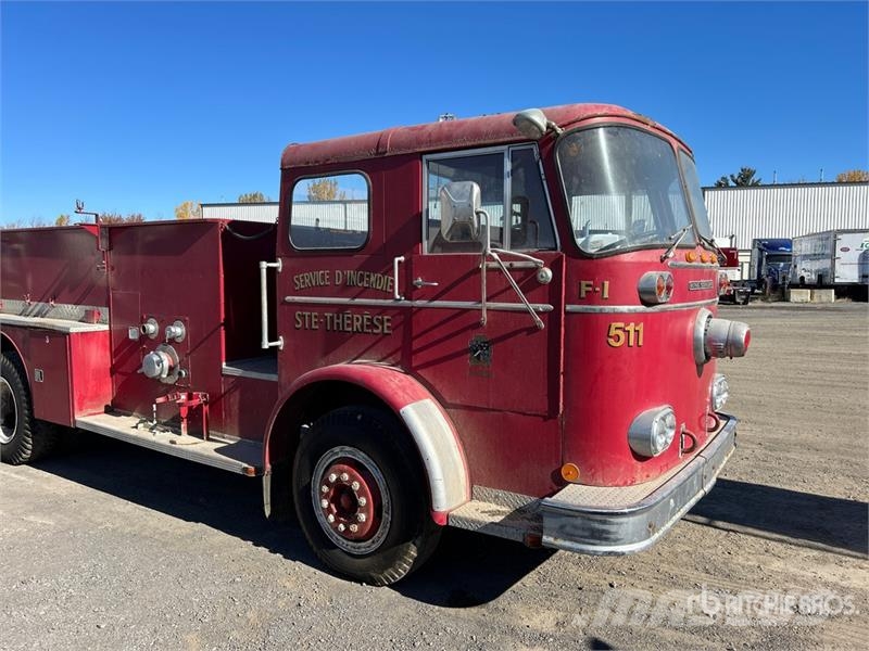 King Seagrave 4x2 Extended Cab Fire Truck Brandbilar
