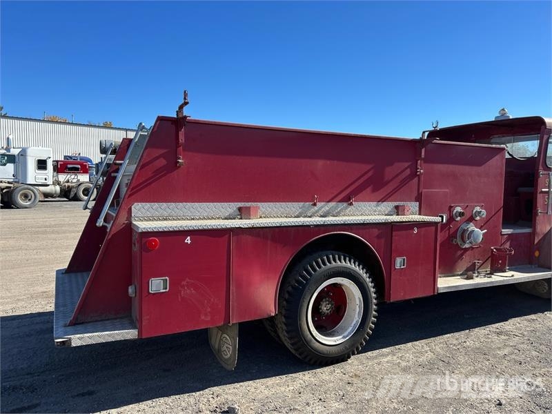 King Seagrave 4x2 Extended Cab Fire Truck Brandbilar