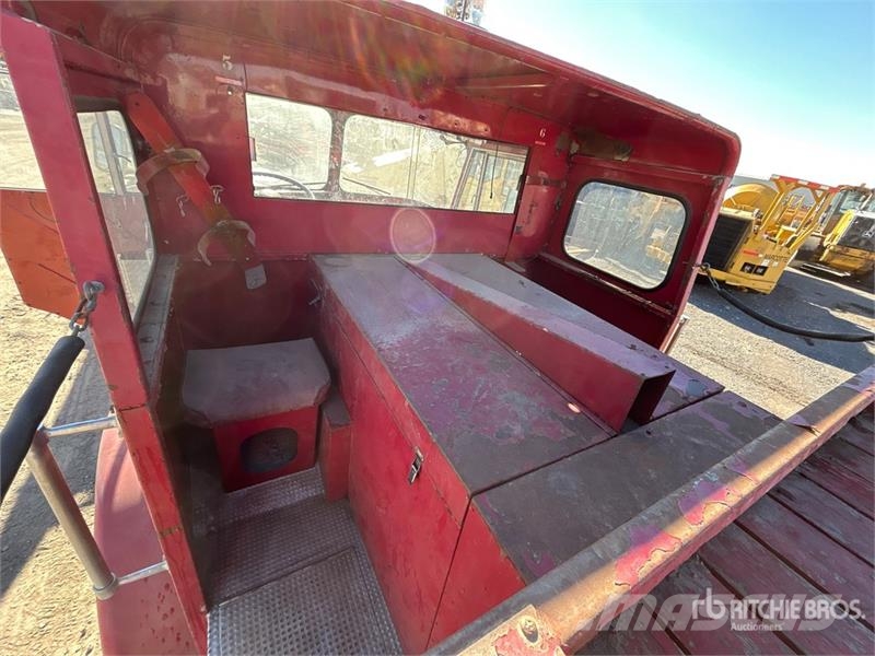 King Seagrave 4x2 Extended Cab Fire Truck Brandbilar