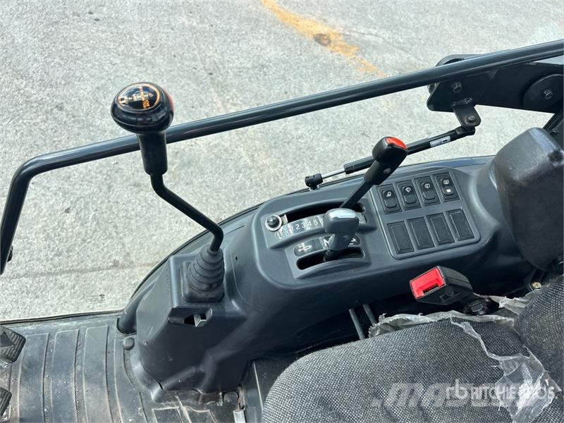 Kioti CX2510 4WD Utility Tractor Kompakte traktorer