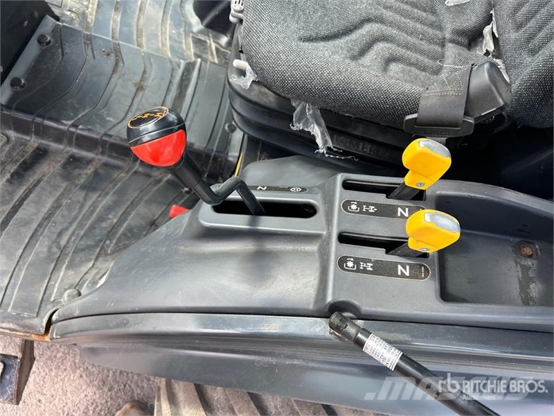 Kioti CX2510 4WD Utility Tractor Kompakte traktorer