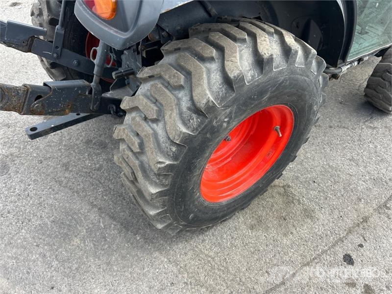 Kioti CX2510 4WD Utility Tractor Kompakte traktorer