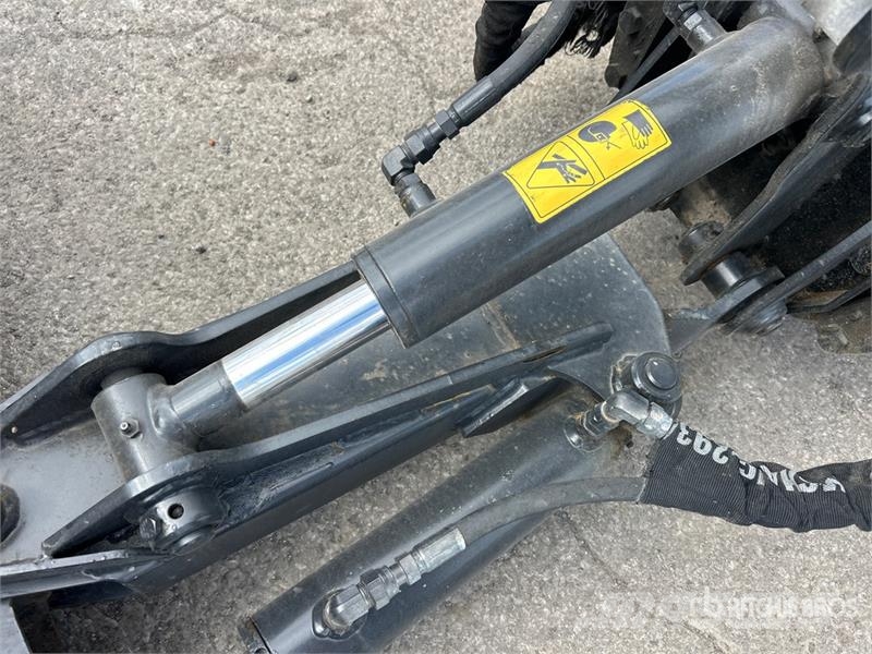 Kioti CX2510 4WD Utility Tractor Kompakte traktorer