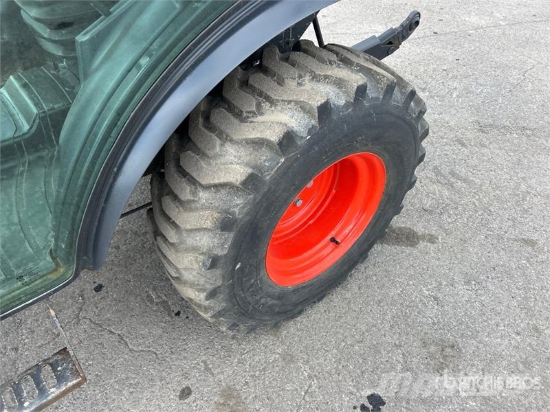 Kioti CX2510 4WD Utility Tractor Kompakte traktorer