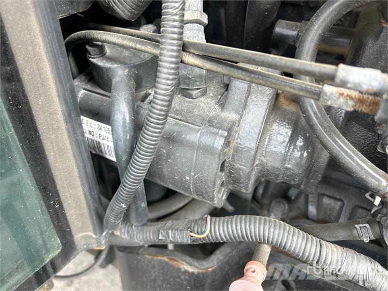 Kioti CX2510 4WD Utility Tractor Kompakte traktorer