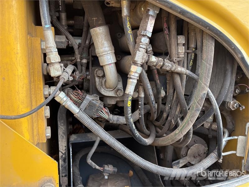 Kobelco SK140SRLC-5 Excavadoras de cadenas
