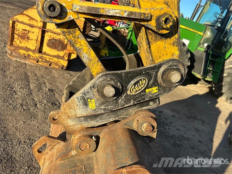 Kobelco SK85CS0-3E Tracked Excavator Гусеничные экскаваторы