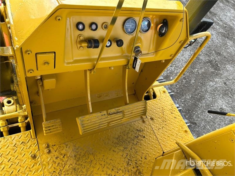 Komatsu D31-16 Crawler Dozer Buldožeri gusjeničari