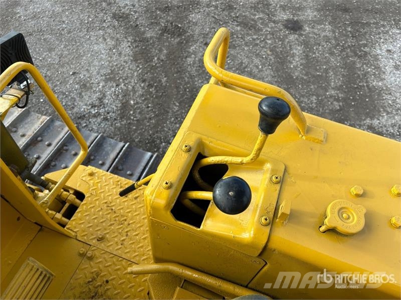 Komatsu D31-16 Crawler Dozer Buldožeri gusjeničari