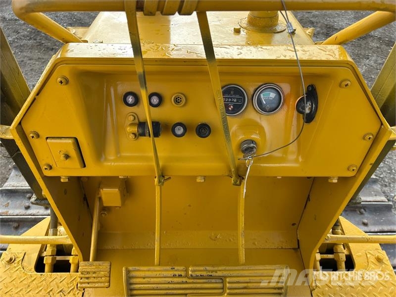 Komatsu D31-16 Crawler Dozer Buldožeri gusjeničari
