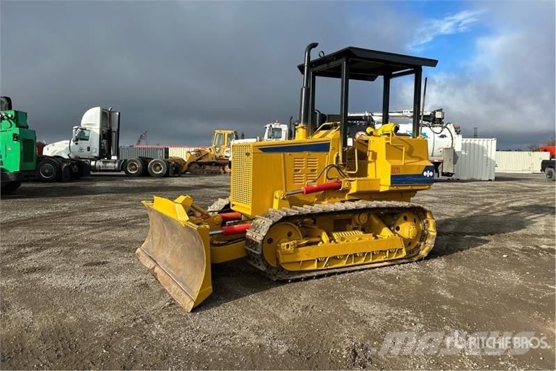 Komatsu D31-16 Crawler Dozer Buldožeri gusjeničari