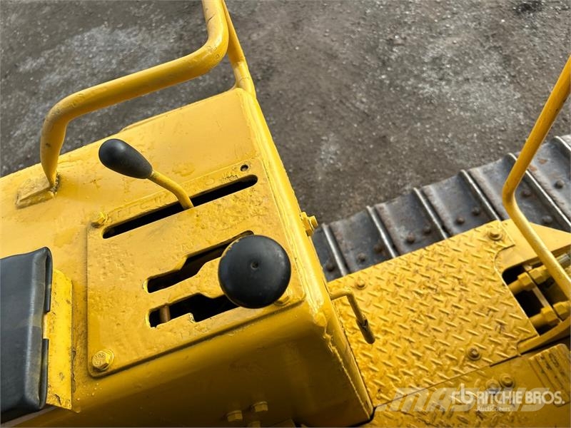 Komatsu D31-16 Crawler Dozer Buldožeri gusjeničari