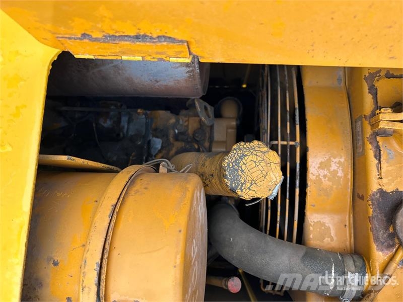 Komatsu D31-16 Crawler Dozer Buldožeri gusjeničari
