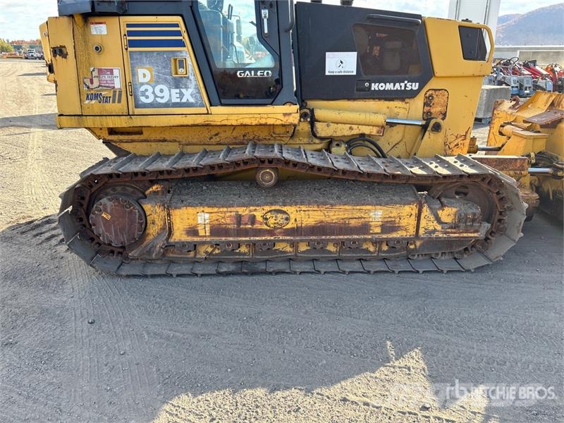 Komatsu D39EX-21 Crawler Dozer Гусеничные бульдозеры