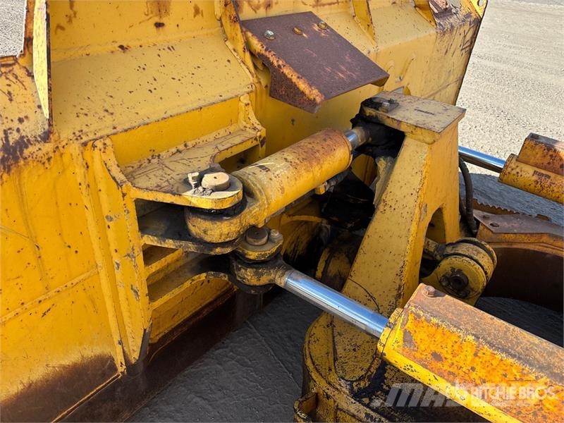Komatsu D39EX-21 Crawler Dozer Гусеничные бульдозеры