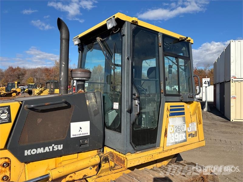 Komatsu D39EX-21 Crawler Dozer Гусеничные бульдозеры