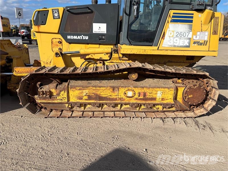 Komatsu D39EX-21 Crawler Dozer Гусеничные бульдозеры