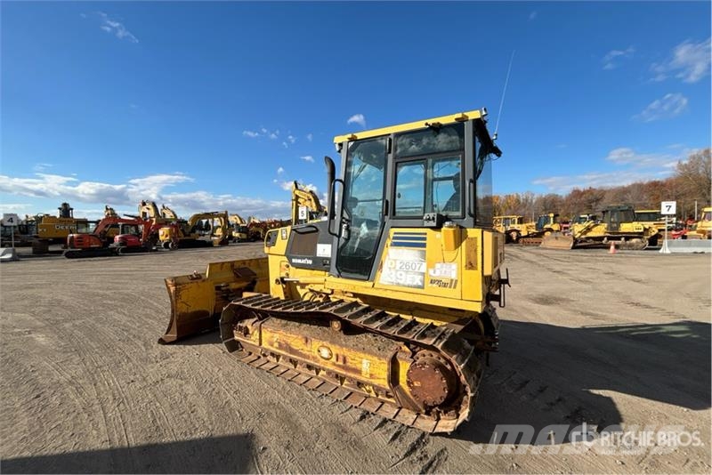 Komatsu D39EX-21 Crawler Dozer Гусеничные бульдозеры