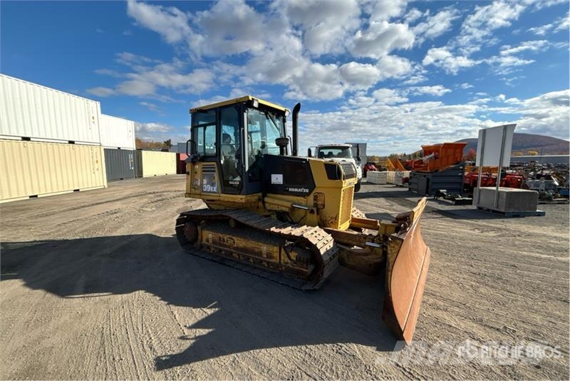 Komatsu D39EX-21 Crawler Dozer Гусеничные бульдозеры